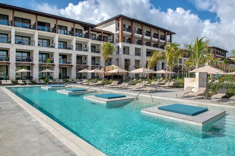 Unique Club At Lopesan Costa Bavaro Punta Cana